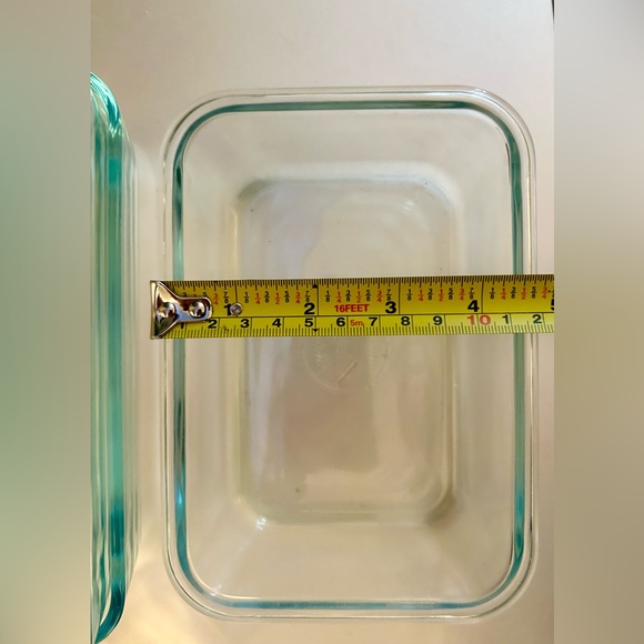 6 baking dishes (5 Pyrex) w/blue tint. - Picture 10 of 15